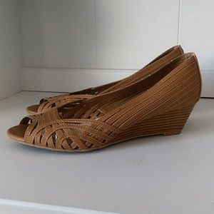 Dana Buchman dressy office shoes.